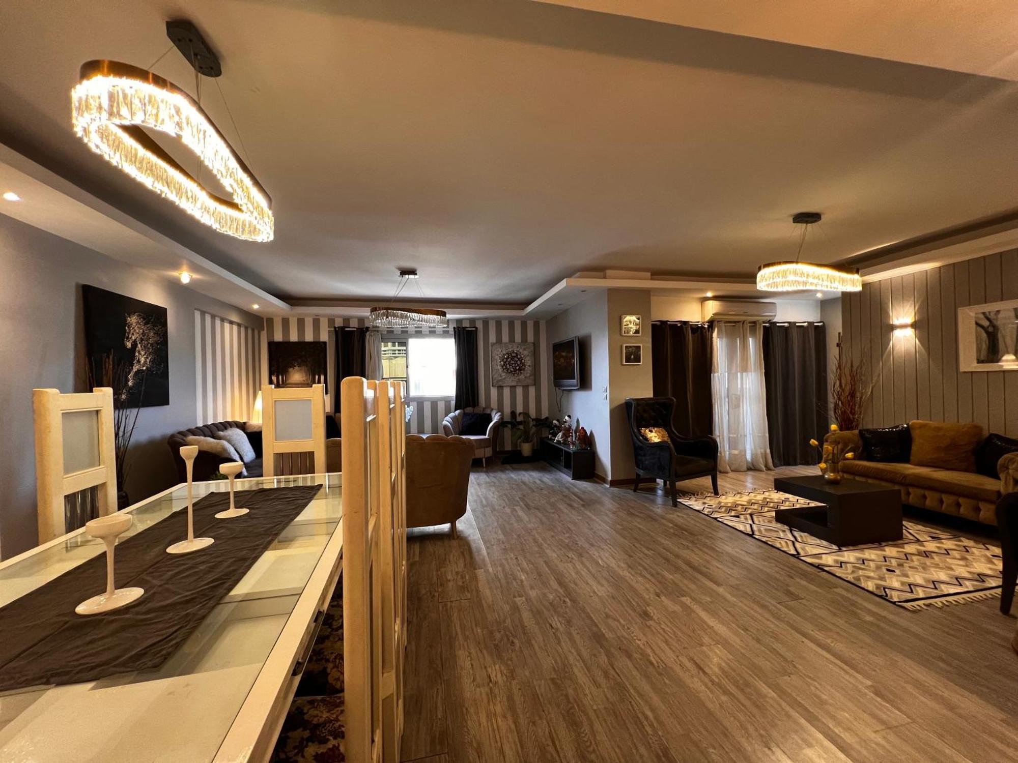 Luxury Close To Shopping Malls Apartment Cairo