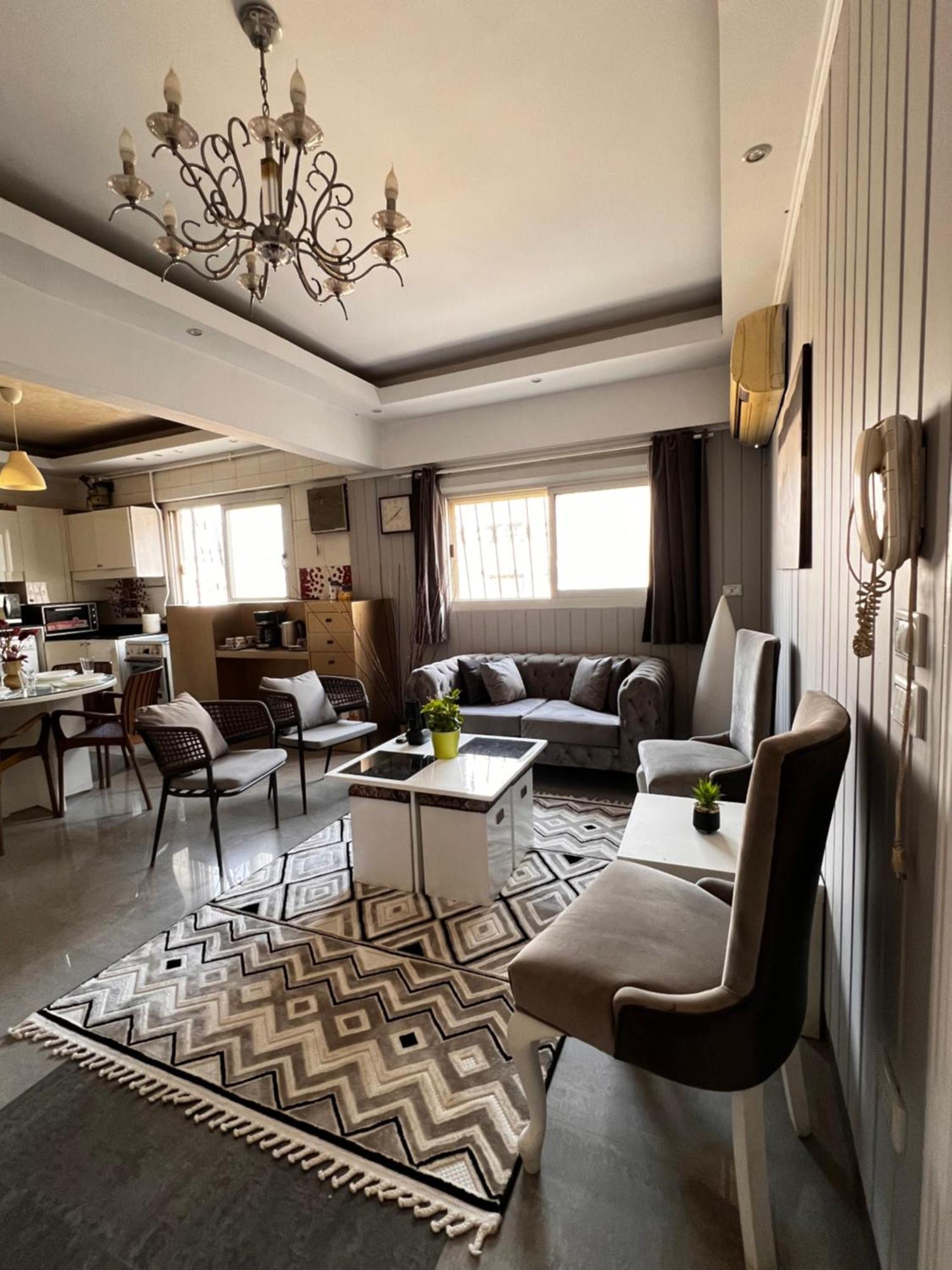 Luxury Close To Shopping Malls Apartment Cairo