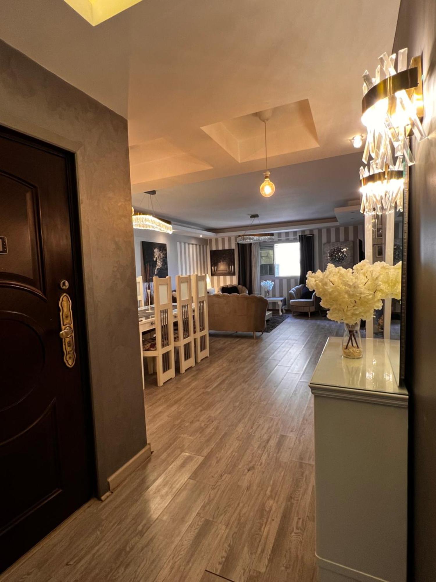 Luxury Close To Shopping Malls Il Cairo